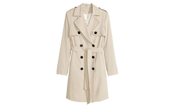 Klassisk ljusbeige trenchcoat från H&M, ca 600 kr. Klassisk ljusbeige trenchcoat från H&M, ca 600 kr.